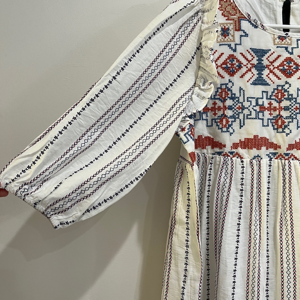 the CUTEST white based dress